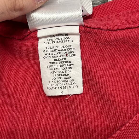 y2k 2007 Sanrio Hello Kitty Rainbow Sunglasses Red Womens S T-Shirt Mexico Made - Picture 4 of 8